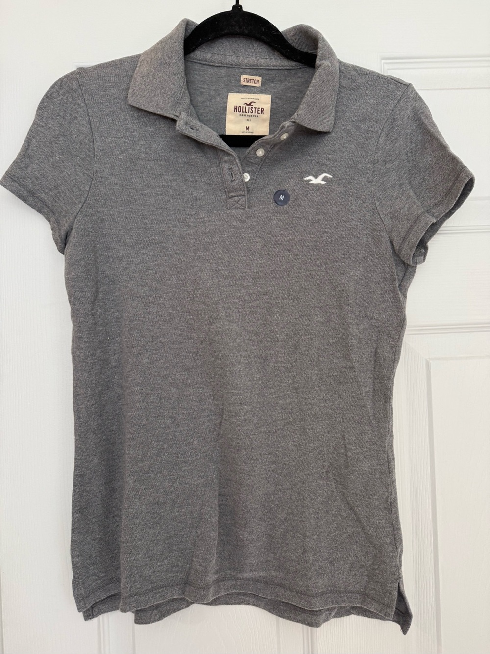 Hollister Women's Gray Short Sleeve Polo Tee